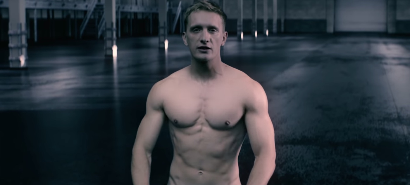 Boss-Transformation: In nur zwei Minuten Musikvideo baut Felix Kummer 20kg ...